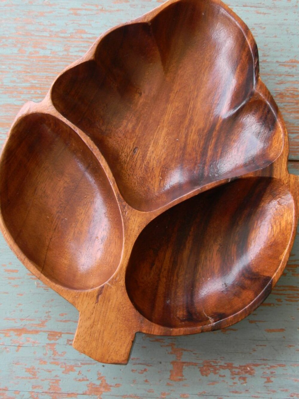Vintage HAWAIIAN HAWAII KOA WOOD 3 Section Anthurium Leaf Bowl SERVING